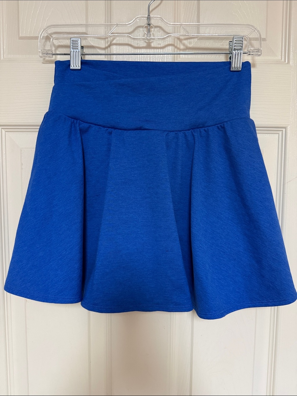 Old Navy Bold Blue Circle Skort